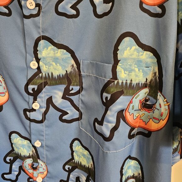 Bigfoot Sasquatch Carrying A Donut Button Up Mens 2XL Shirt  Funny Print - Picture 7 of 9
